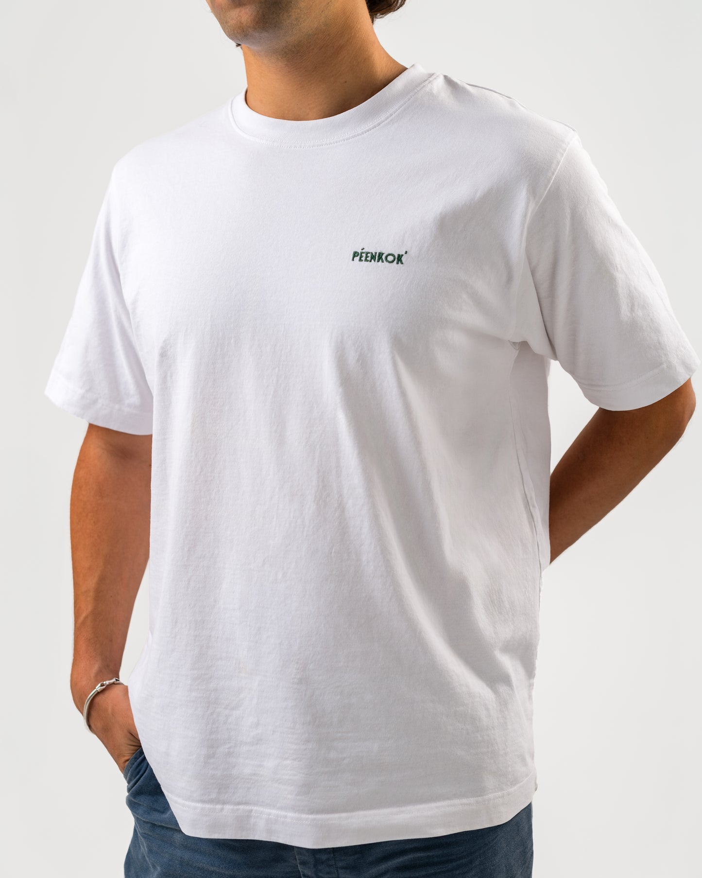 CAMISETA BLANCA DE ALGODÓN ORGÁNICO BORDADA